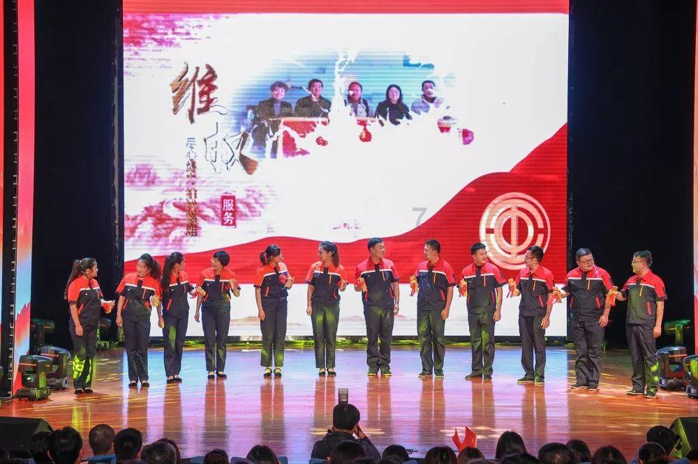 逃离废弃的建筑